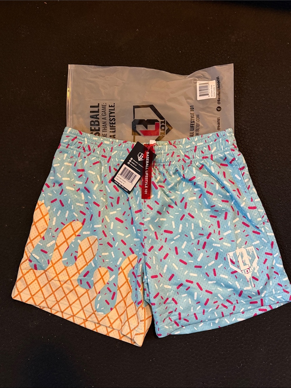 321 Gold Men's Aqua Ice Cream Print Athletic Shorts